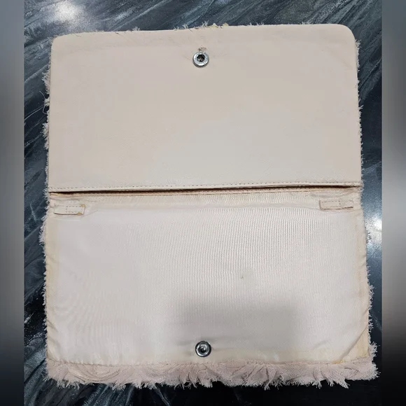 H&M Pink Floral Textured Clutch - Picture 4 of 4